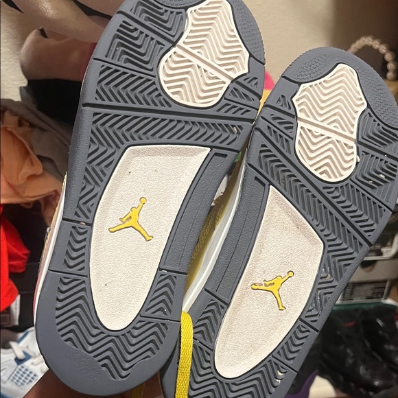 Jordan Kids Sneakers Yellow and Black - Picture 4 of 4